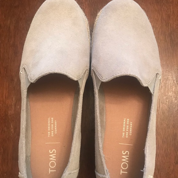 Toms Shoes - Toms grey espadrille size 6 worn 1 time Toms Shoes - Toms grey espadrille size 6 worn 1 time